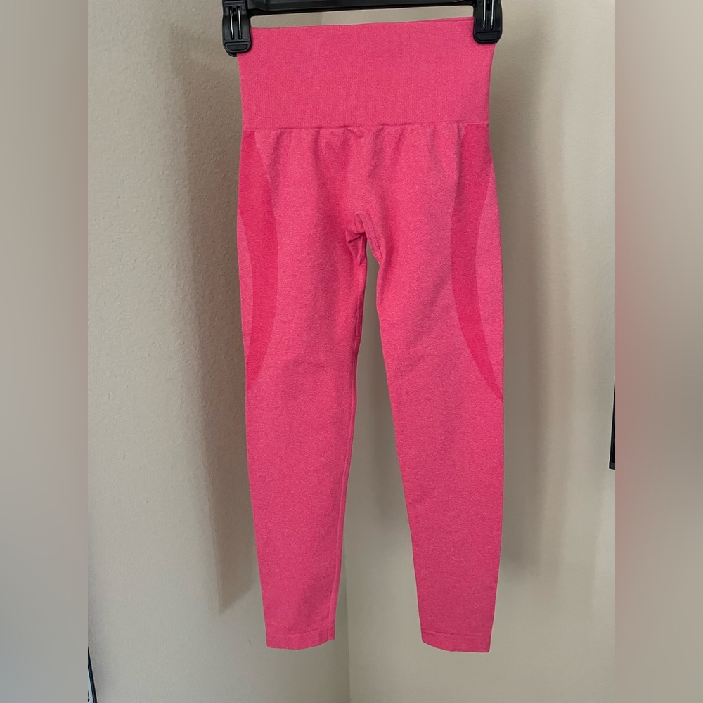 Pink seamless contour workout tights